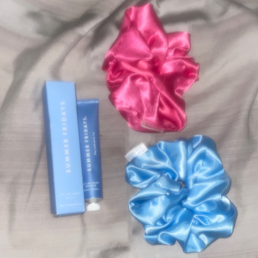 Summer Fridays jet lag mask set